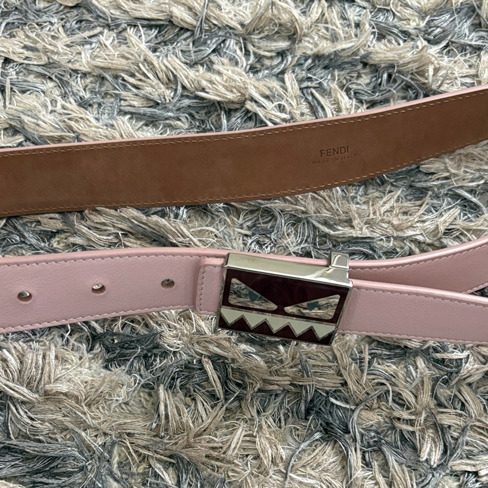 Fendi Light Pink Leather Belt with Silver Burgundy Fendi Monster Logo Buckle - Picture 6 of 9